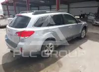 2013 Subaru Outback photo