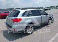 2013 Subaru Outback photo