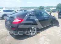2013 Honda CROSSTOUR фото