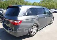 2013 Honda ODYSSEY фото