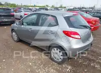 2013 Mazda 2 photo