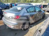 2013 Mazda 3 photo