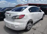 2013 Mazda 3 photo