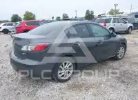 2013 Mazda 3 photo