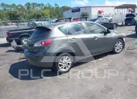 2013 Mazda 3 photo