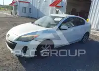 2013 Mazda 3 photo