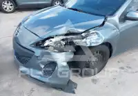 2013 Mazda 3 photo