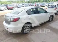 2013 Mazda 3 photo