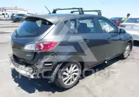 2013 Mazda 3 photo