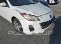 2013 Mazda 3 photo