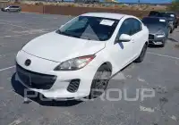 2013 Mazda 3 photo