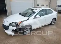 2013 Mazda 3 photo
