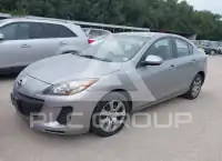 2013 Mazda 3 photo