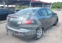 2013 Mazda 3 photo