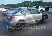 2013 Mazda 3 photo