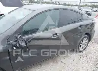 2013 Mazda 3 photo