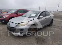 2013 Mazda 3 photo