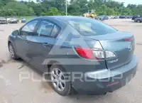 2013 Mazda 3 photo