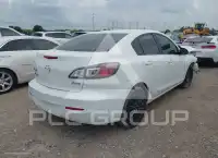 2013 Mazda 3 photo