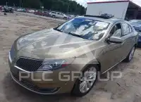 2013 Lincoln MKS photo