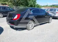 2013 Lincoln MKS photo