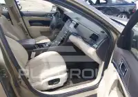 2013 Lincoln MKS photo