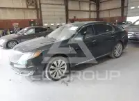 2013 Lincoln MKS photo