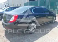 2013 Lincoln MKS photo