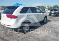 2013 Lincoln MKX photo