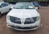 2013 Lincoln MKT фото