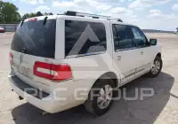 2013 Lincoln NAVIGATOR photo