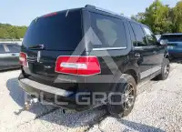 2013 Lincoln NAVIGATOR photo