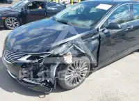 2013 Lincoln MKZ photo