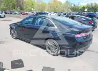 2013 Lincoln MKZ photo