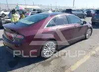 2013 Lincoln MKZ photo