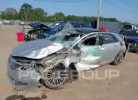 2013 Lincoln MKZ photo