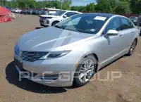2013 Lincoln MKZ photo