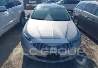2013 Lincoln MKZ photo