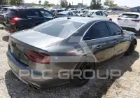 2013 Audi S8 photo