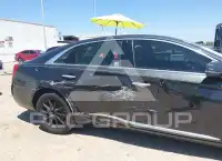 2013 Cadillac XTS photo