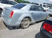 2013 Chrysler 300 photo