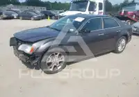 2013 Chrysler 300 фото
