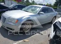 2013 Chrysler 300 photo