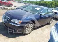 2013 Chrysler 300 photo