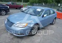 2013 Chrysler 200 photo