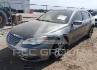 2013 Chrysler 200 photo