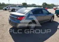 2013 Chrysler 200 photo