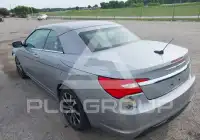 2013 Chrysler 200 photo