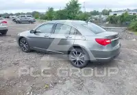 2013 Chrysler 200 photo