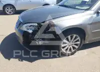 2013 Chrysler 200 photo